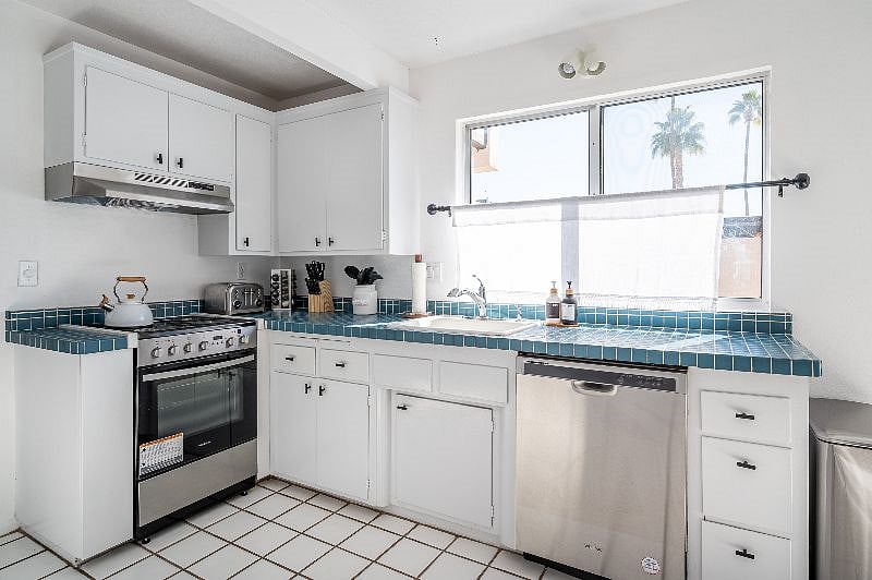 Furnished Finder property 529762_1 photo 10