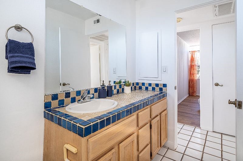 Furnished Finder property 529762_1 photo 13