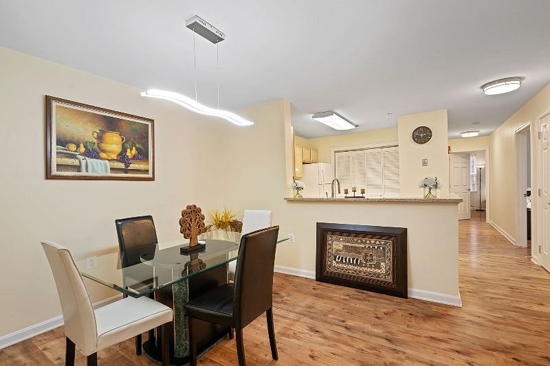 Furnished Finder property 529842_1 photo 2