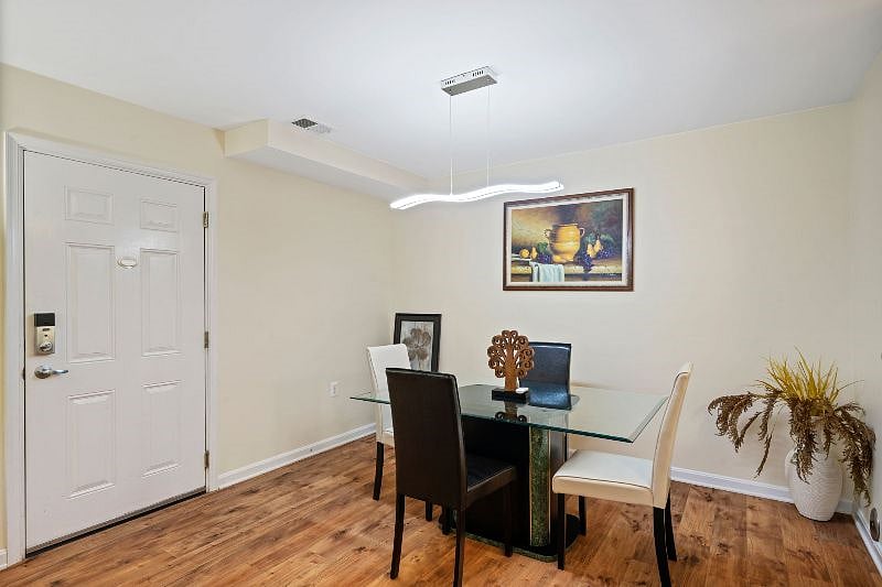 Furnished Finder property 529842_1 photo 3