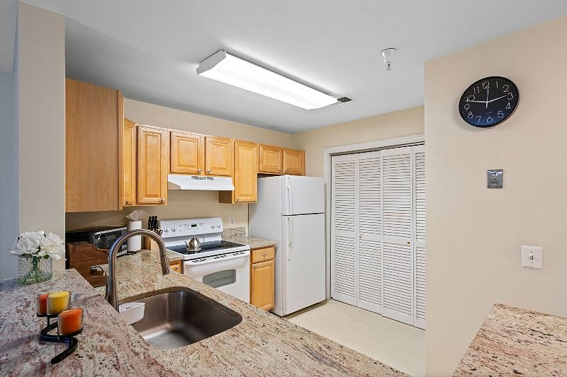 Furnished Finder property 529842_1 photo 8