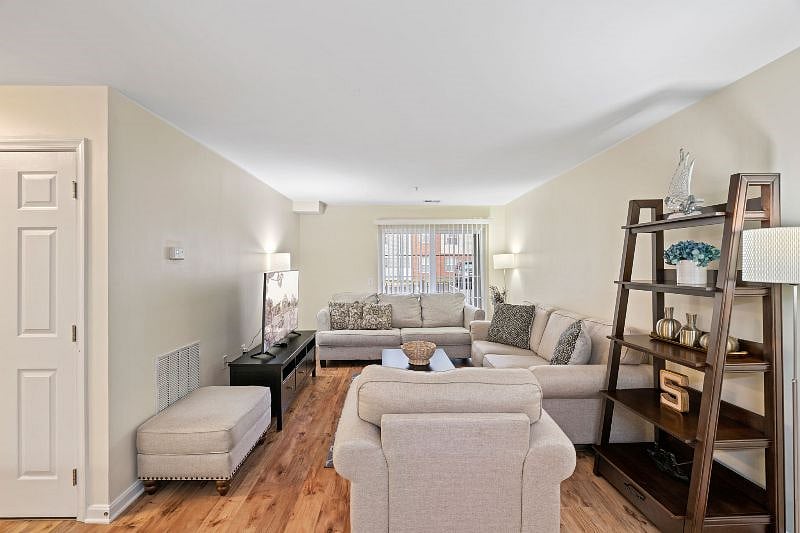 Furnished Finder property 529842_1 photo 1