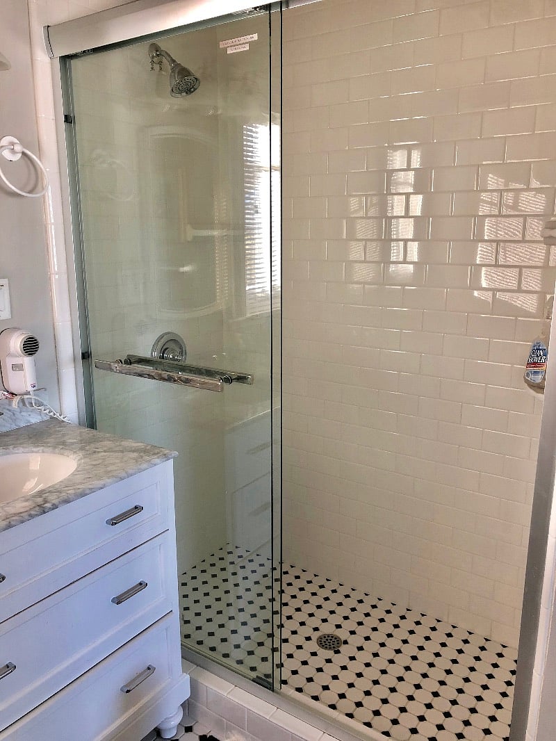 Large stall shower
