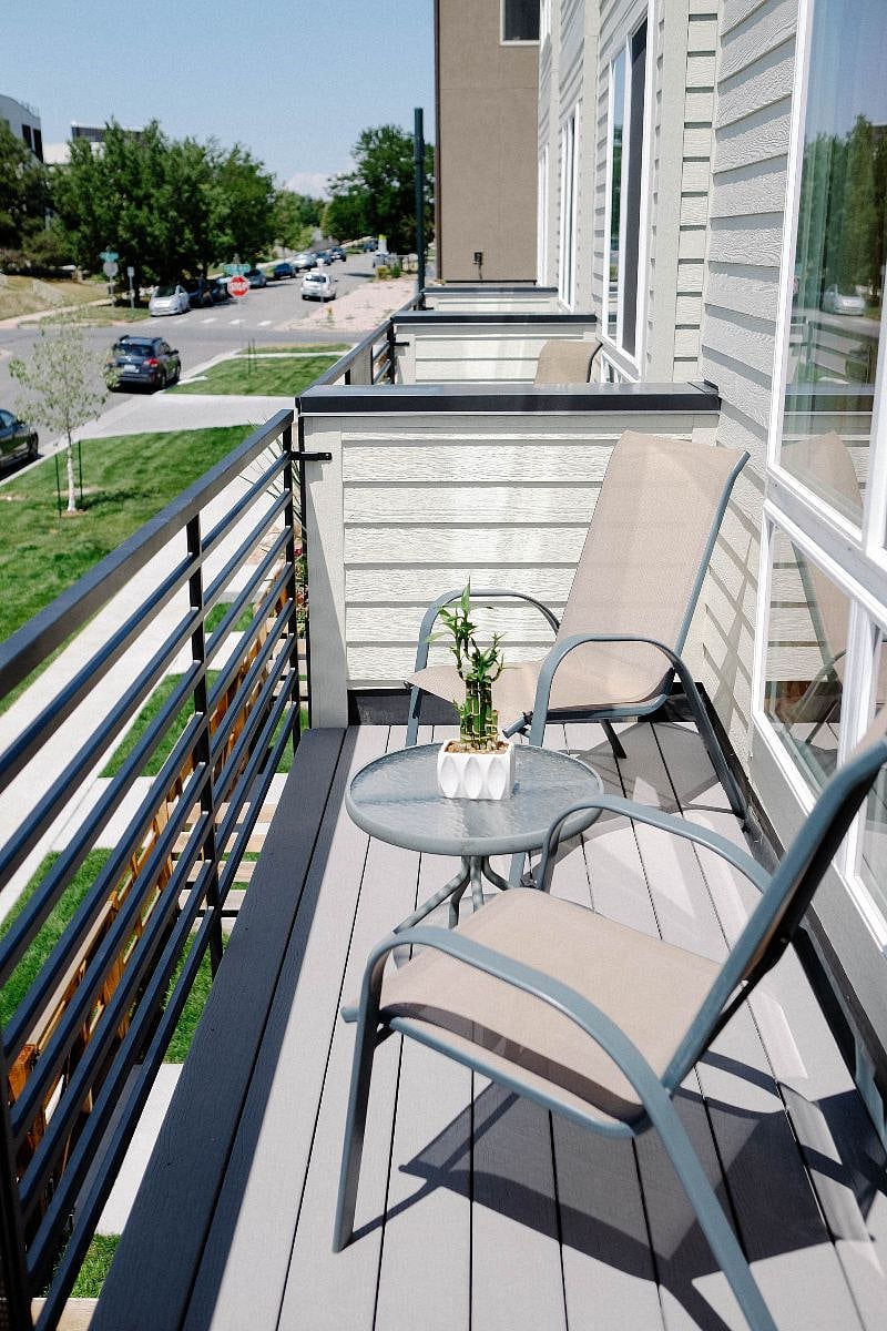 2nd floor balcony