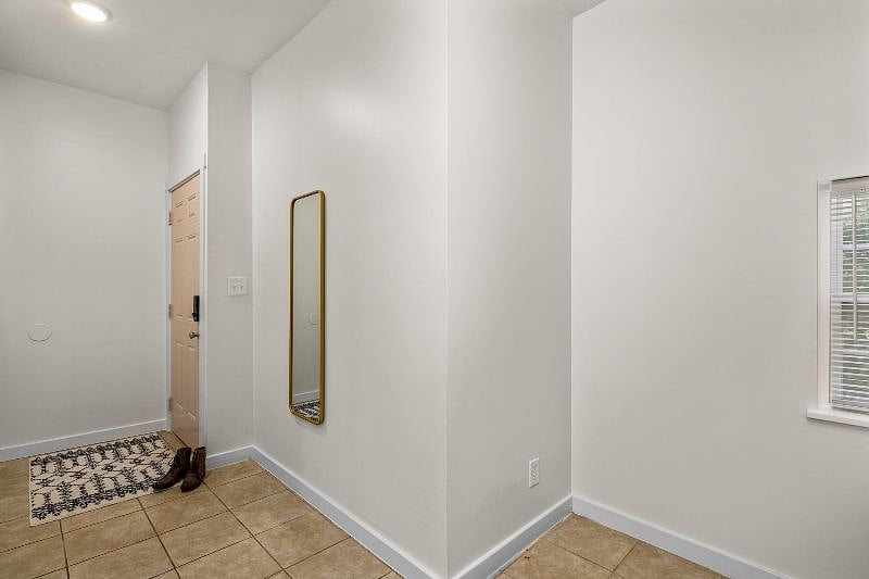 Furnished Finder property 530259_1 photo 6