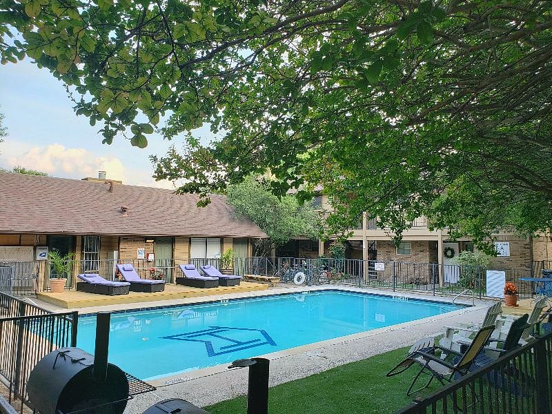 Furnished Finder property 530271_1 photo 16