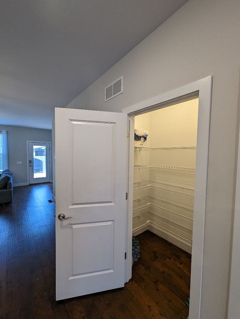 Kitchen pantry
