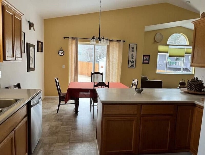Open concept kitchen and dining area