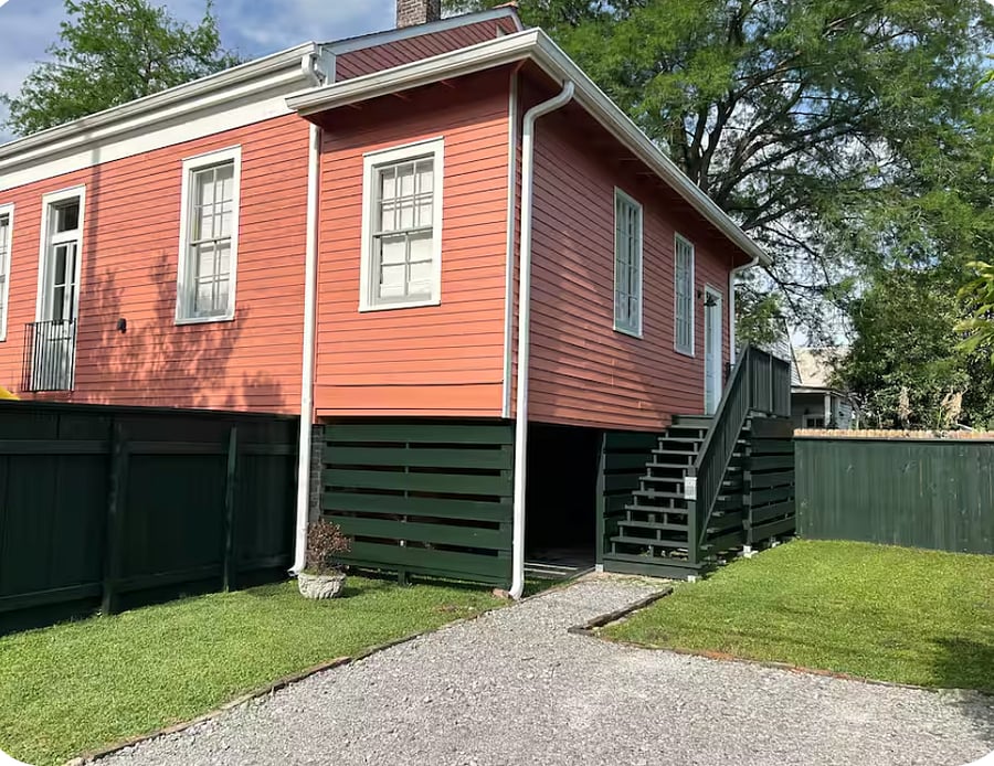 Private entry and driveway