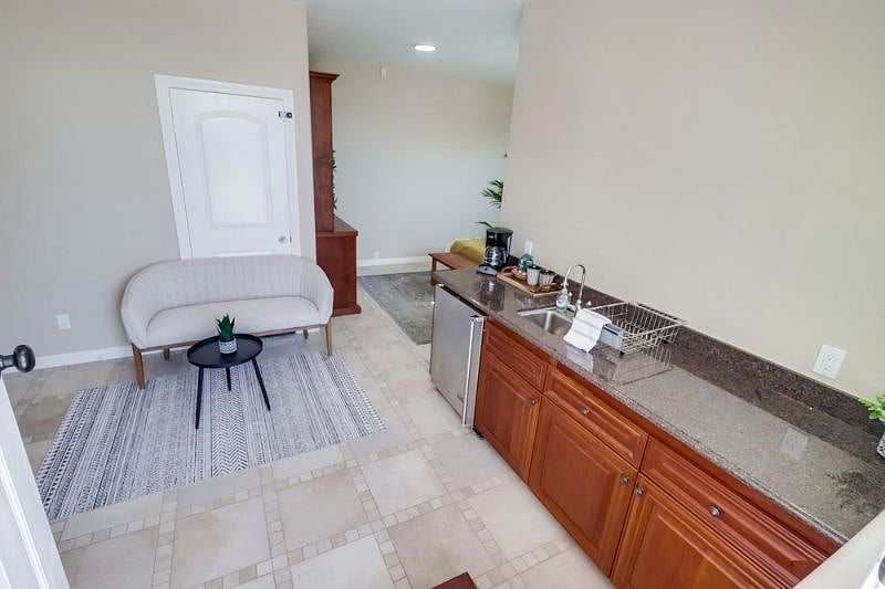 Furnished Finder property 530738_1 photo 6