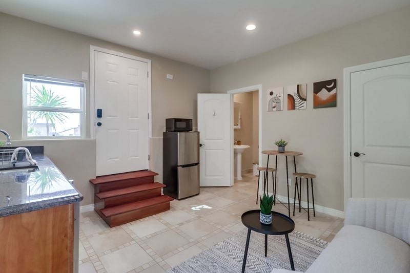 Furnished Finder property 530738_1 photo 7
