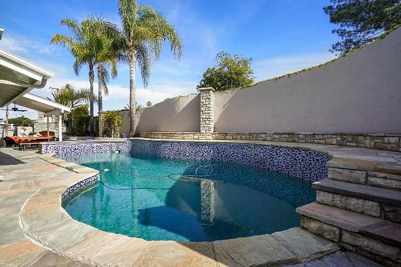 Furnished Finder property 530738_3 photo 28