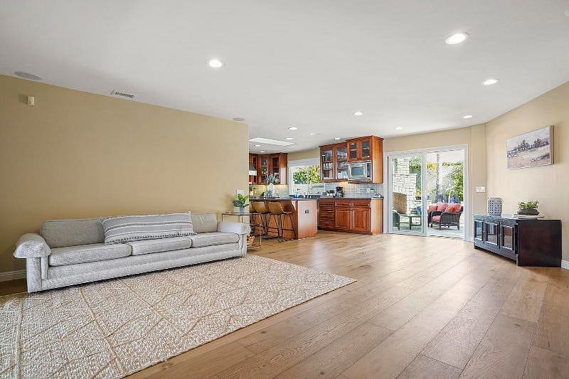 Furnished Finder property 530738_3 photo 12