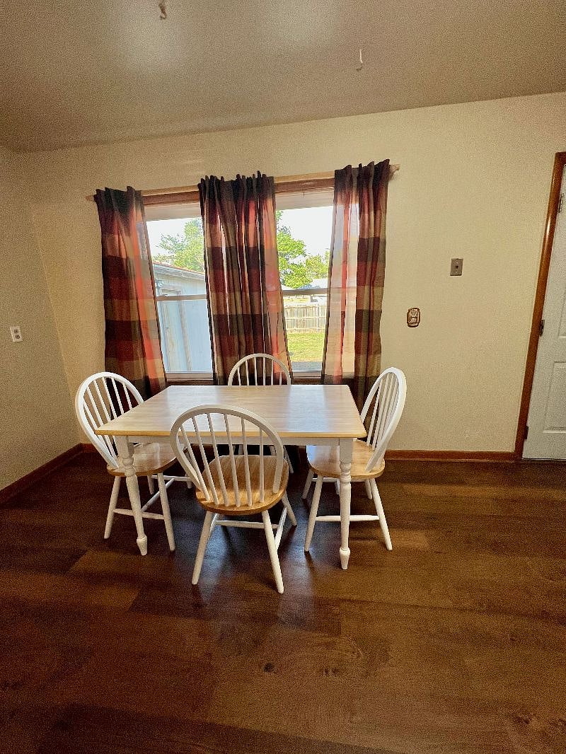 Dining-Kitchen Combo