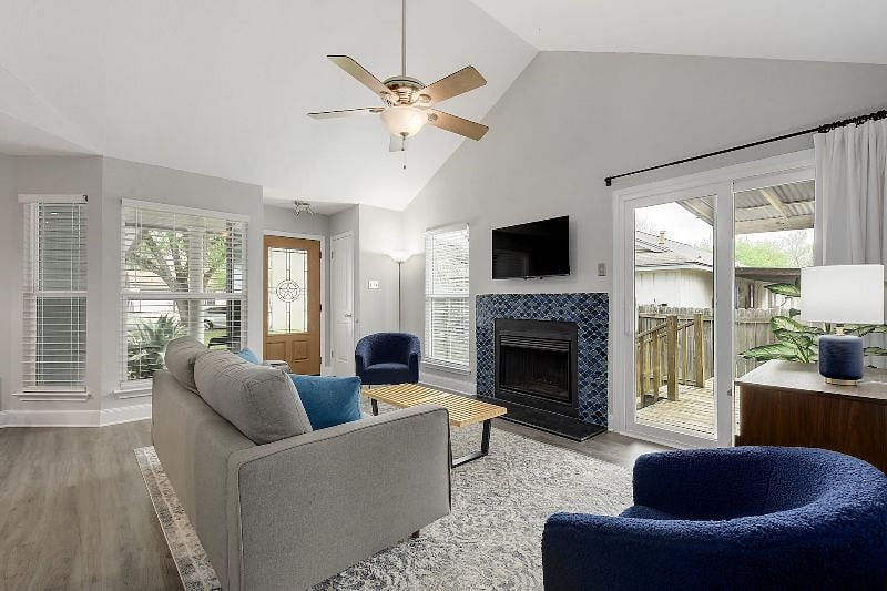 Furnished Finder property 530832_1 photo 3