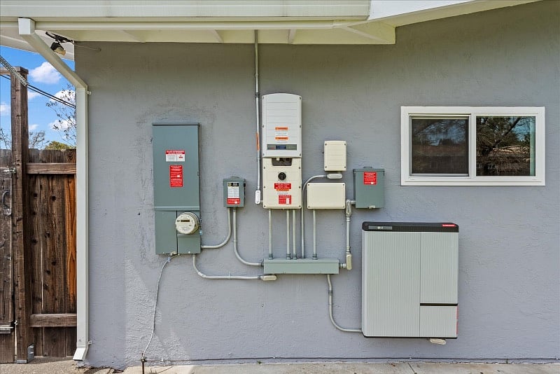 Battery Back up Solar System