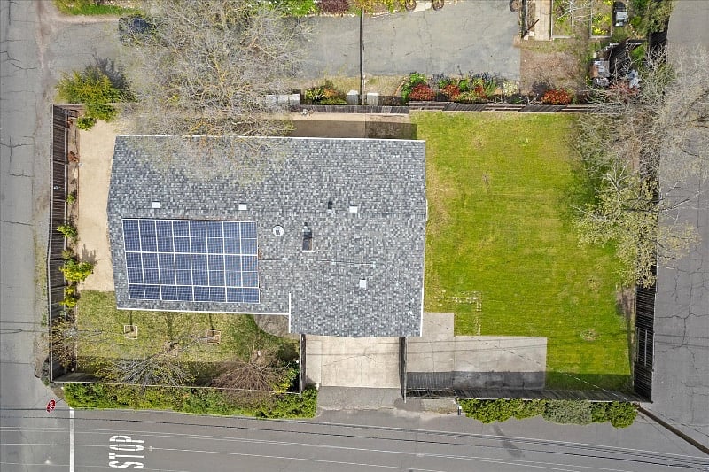Top View of home and its lot