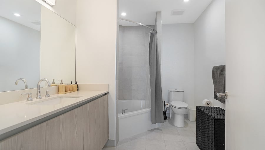 Master Bathroom with Tub