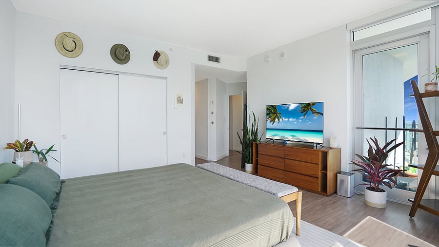 Master Bedroom w/ Smart Roku TV