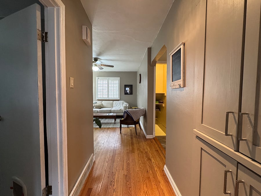 Hall to Bed/Bath