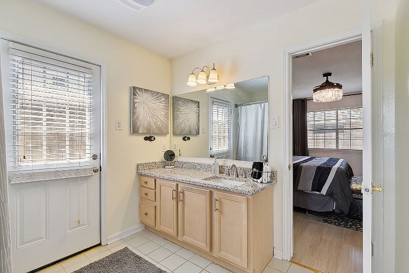 Master bathroom with beautiful garden tub and shower also!