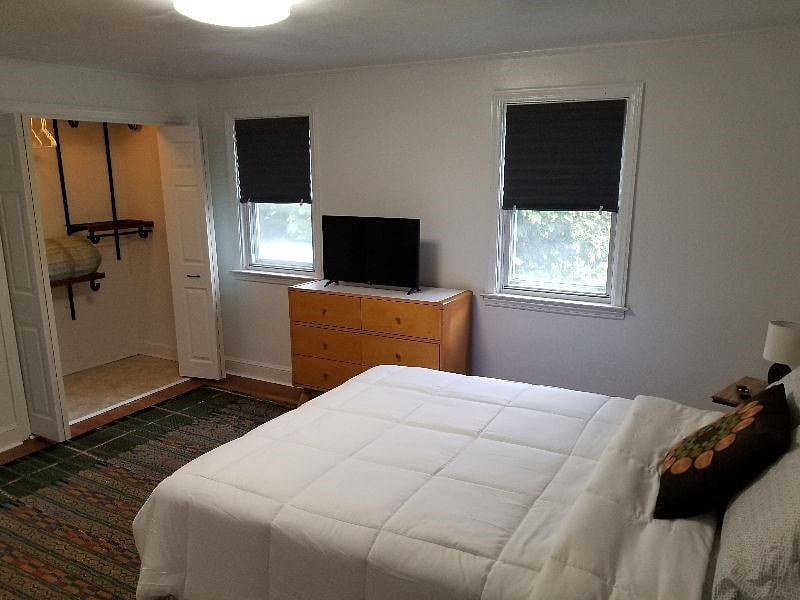 Main Bedroom has Flexible Closet Space