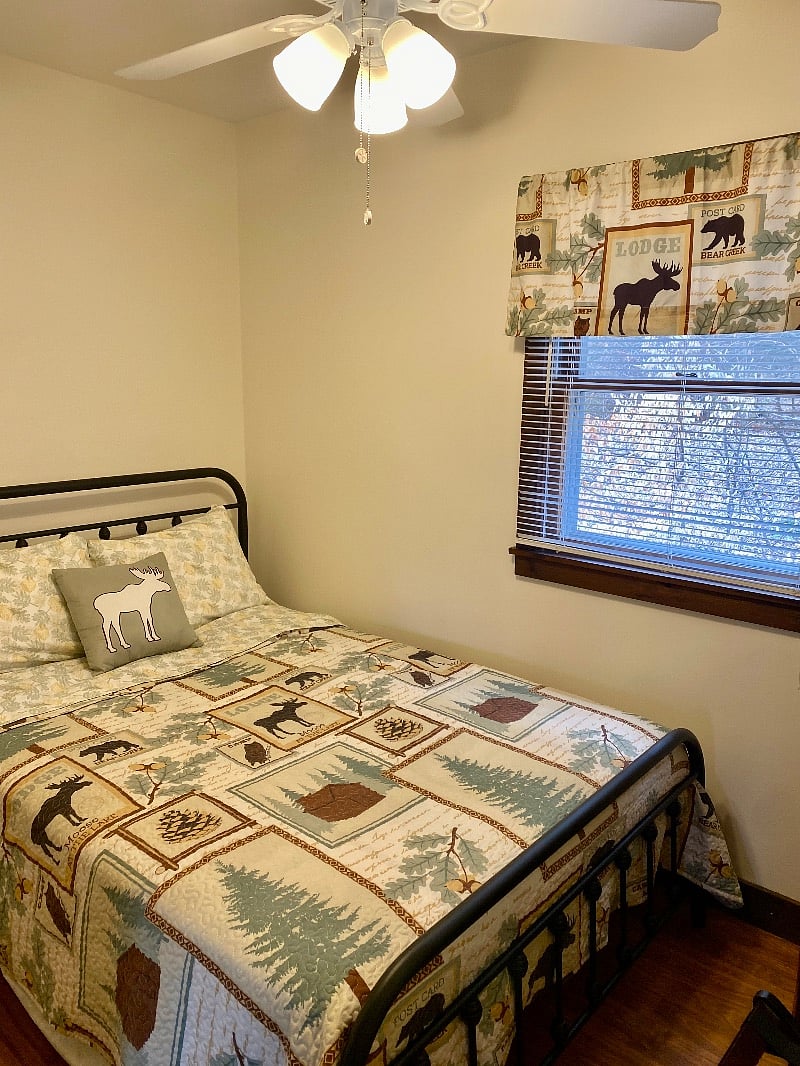 Full mattress small bedroom w dresser no closet.