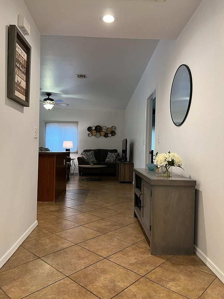 Furnished Finder property 531193_1 photo 2