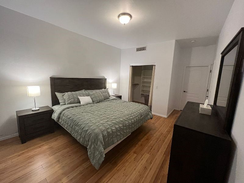 King bedroom #1