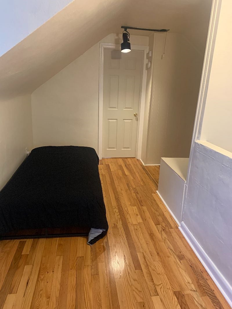 Twin bed