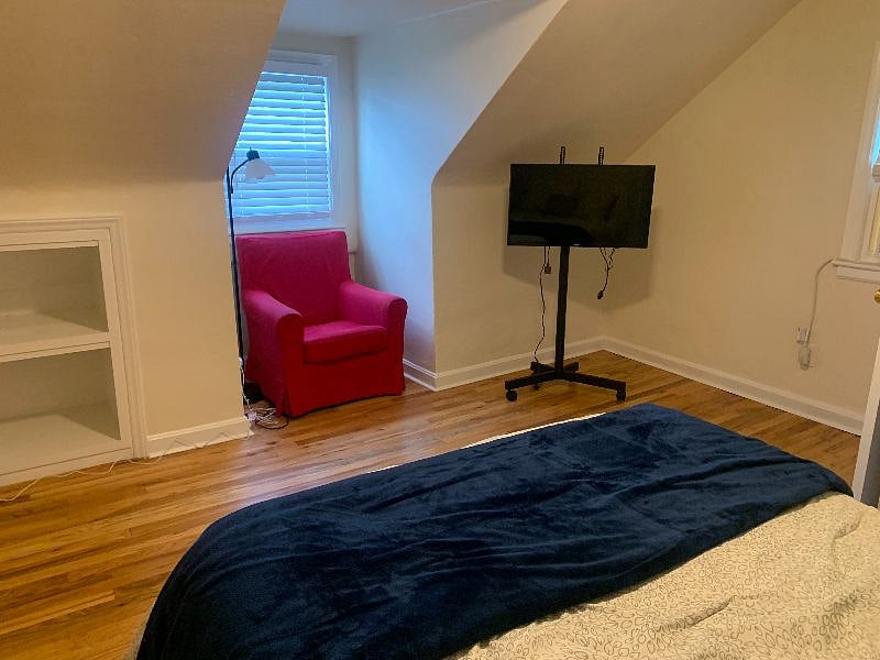 Reading nook and TV with ROKU