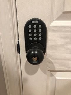 INTERIOR DOOR ALSO COMBINATION LOCK. NO NEED FOR KEYS! PUT YOUR OWN COMBINATION IN!