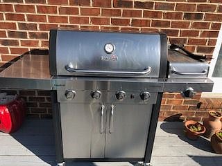 4 Burner Shared Grill to cook those Steaks on!!!