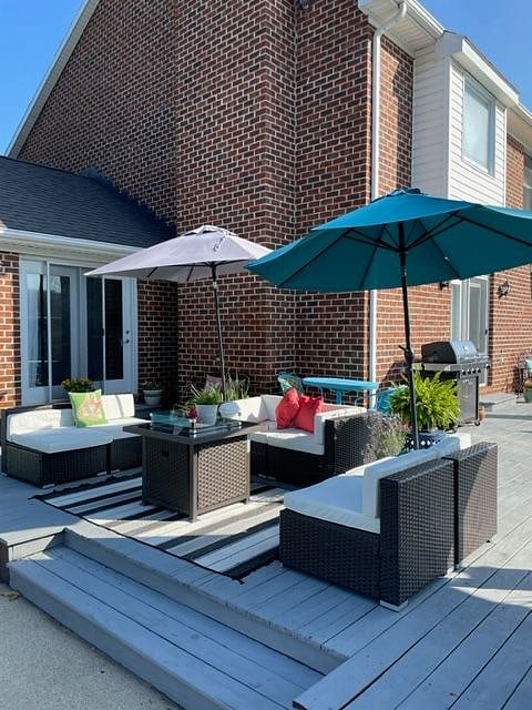 Hugh Deck with Seating for Everyone!!!