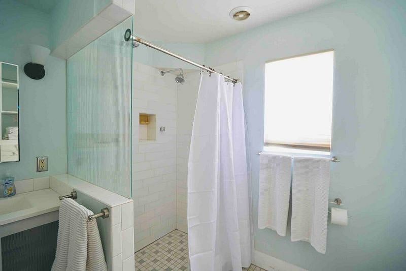 Spa like surroundings. Dual showerhead!  