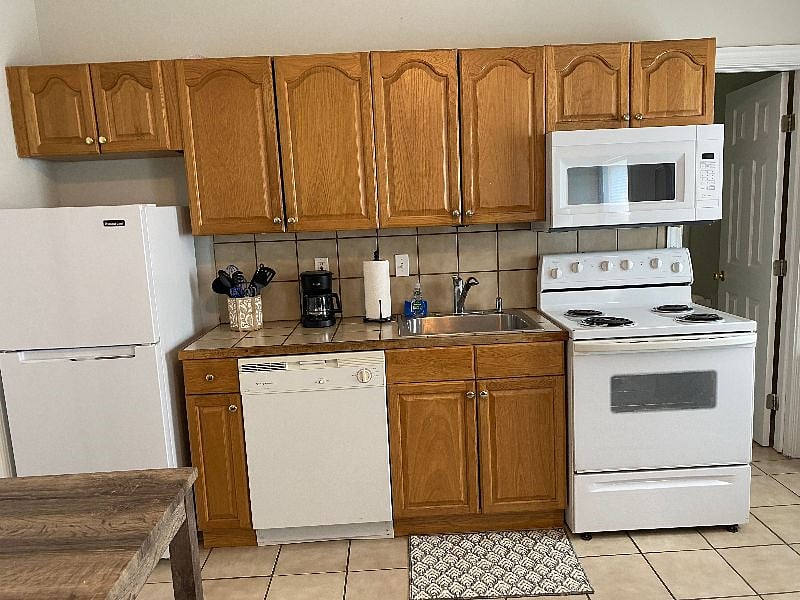Furnished Finder property 532165_1 photo 13