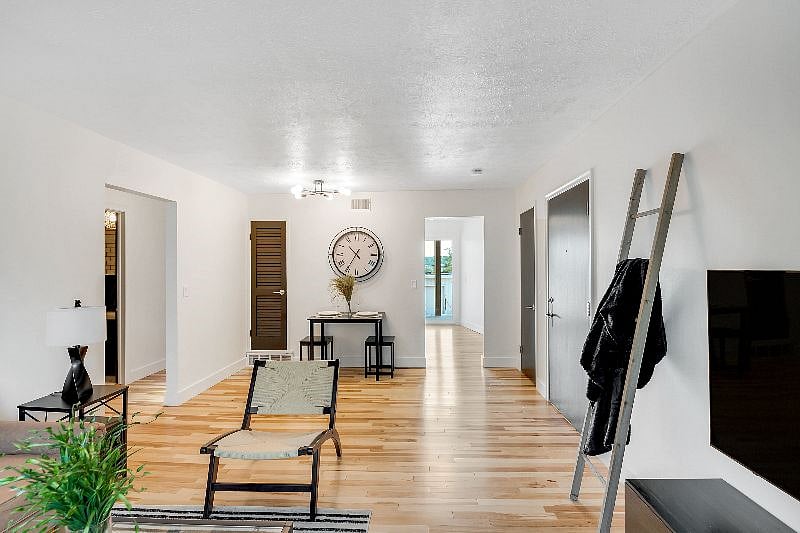 Furnished Finder property 532381_2 photo 7