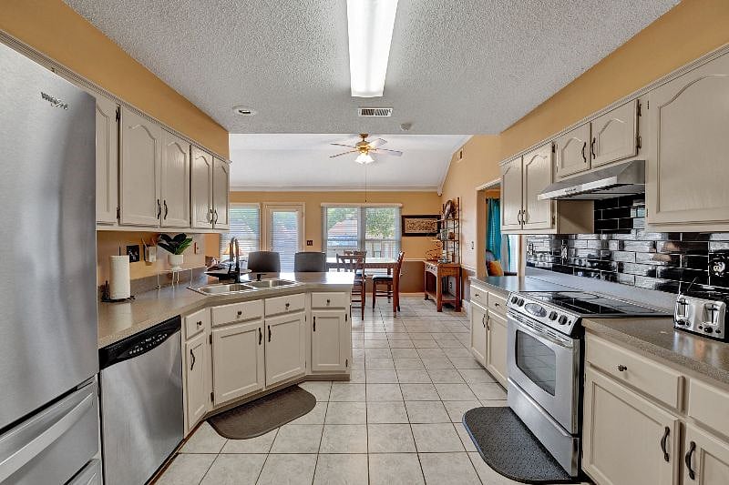 Furnished Finder property 532384_1 photo 16