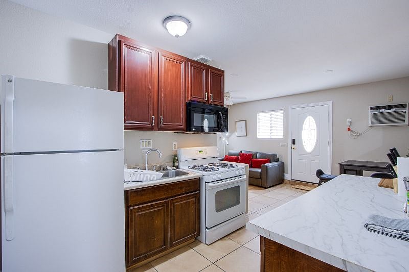 Furnished Finder property 532429_1 photo 5