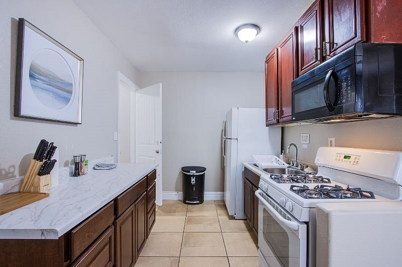 Furnished Finder property 532429_1 photo 6