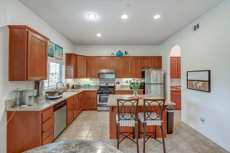 Furnished Finder property 532457_1 photo 3