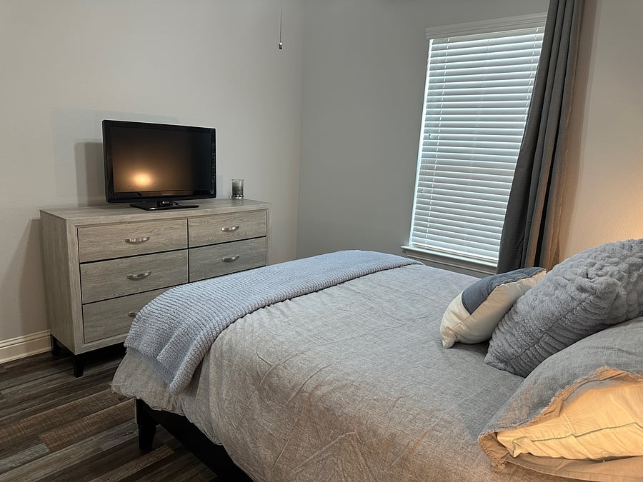 Queen Bed, 2 nightstands, dresser, and smart TV