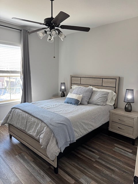 Queen Bed, 2 nightstands, dresser, and smart TV