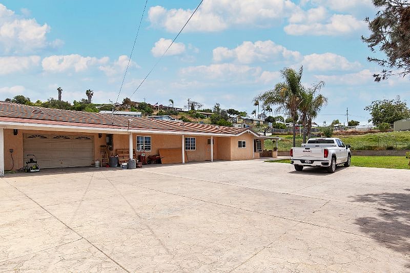 Tons of parking for this home.. You could park 4-6 cars here and still have space left over. 