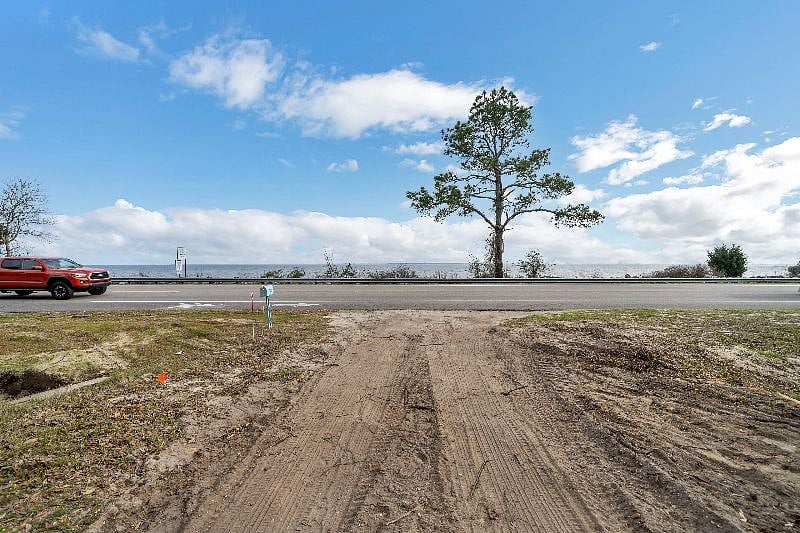 driveway to Highway 20
