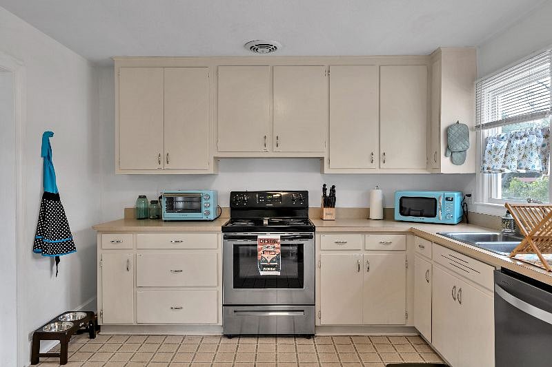 Furnished Finder property 532614_1 photo 13