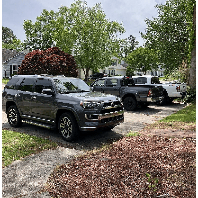 Driveway includes 4 parking places (two for main house and two for this unit). If needed, on-street parking is permitted as well.