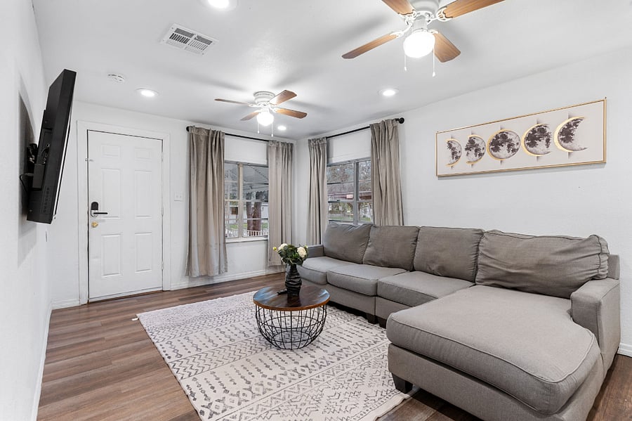 Furnished Finder property 532683_1 photo 3