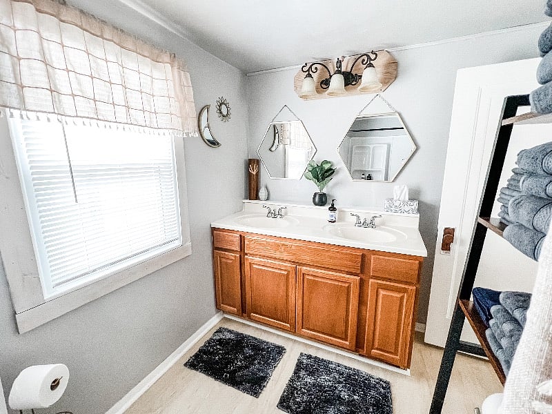 Full bathroom upstairs