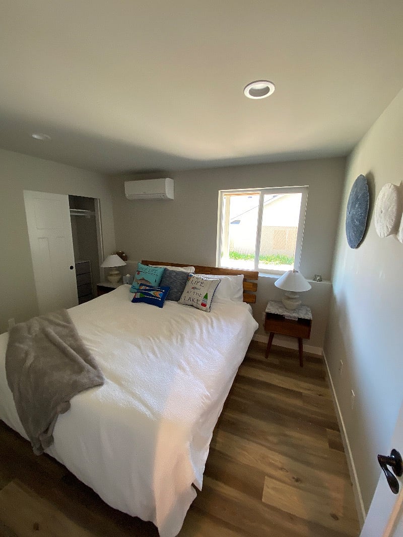 Addl photo of king size bed